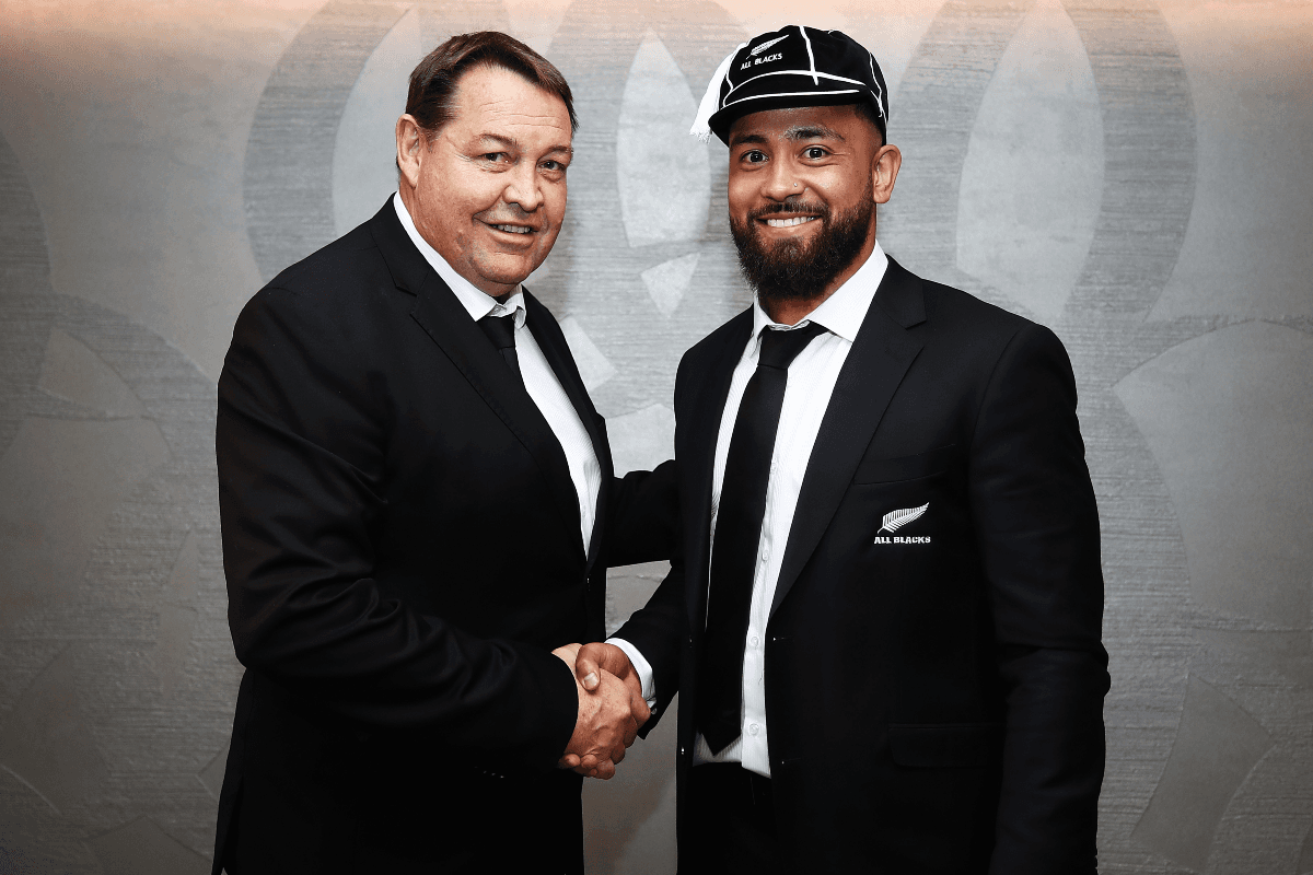 Head coach Steve Hansen presents Matt Proctor his debut Test cap